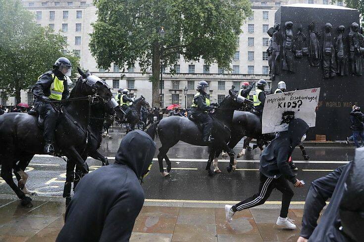Δολοφονία Τζορτζ Φλόιντ: Επεισόδια σε διαδήλωση στο Λονδίνο