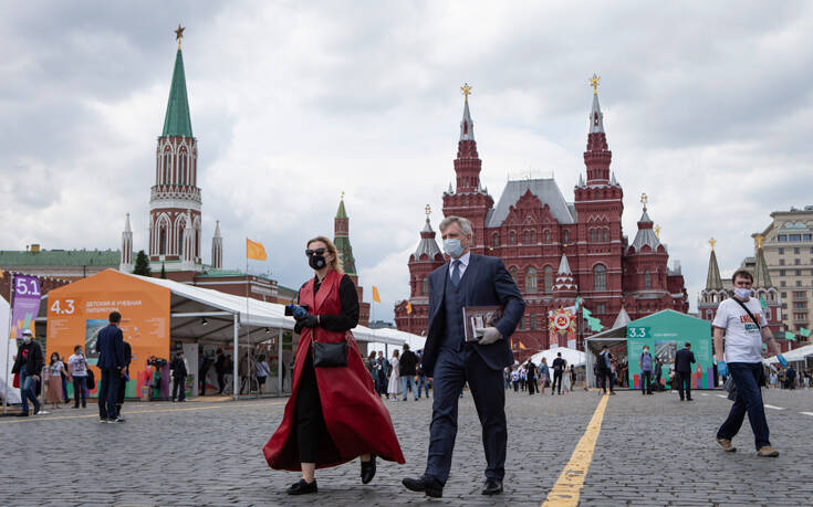 Καλπάζει ο κορονοϊός στη Ρωσία: 4.828 νέα κρούσματα κορονοϊού
