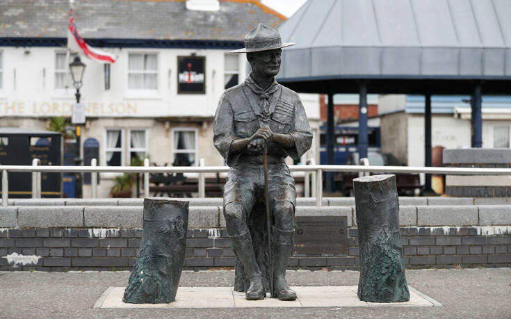 Οι βρετανικές αρχές αποσύρουν το άγαλμα του Μπέιντεν &#8211; Πάουελ για να το προστατεύσουν