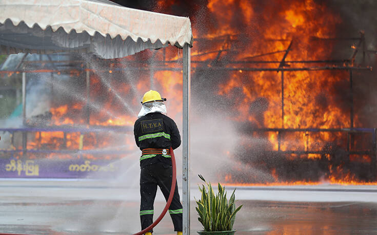 Εντυπωσιακές φωτογραφίες από την καταστροφή 25 τόνων ναρκωτικών στην Ταϊλάνδη 