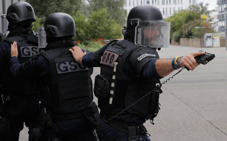 Παρίσι: Έληξε η αστυνομική επιχείρηση στο εμπορικό κέντρο
