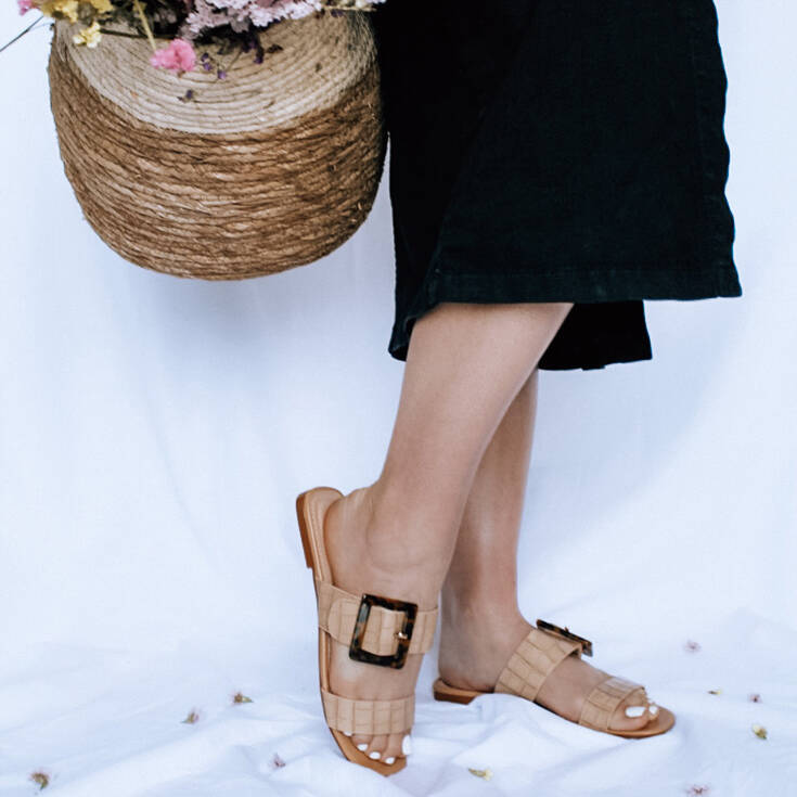 Το IQ Shoes ανανέωσε την εμφάνιση του και ήρθε η ώρα να ανανεώσετε και εσείς τη συλλογή των παπουτσιών σας
