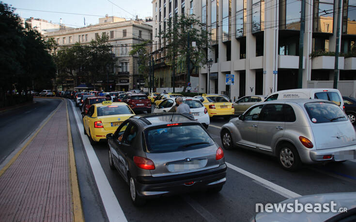 Κίνηση τώρα: Στο κόκκινο Αμαλίας και Πανεπιστημίου