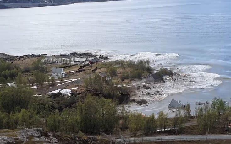 Τεράστια κατολίσθηση στη Νορβηγία &#8211; Σπίτια γλίστρησαν στη θάλασσα, «έτρεξα για να σωθώ»