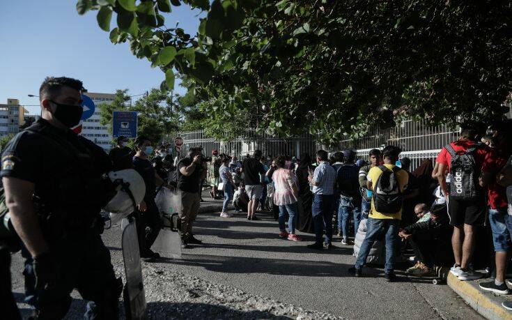 Κουμουτσάκος για το θέμα του ασύλου: Δεν ζητάμε λευκή επιταγή – Τίποτα δεν μπορεί να είναι υποχρεωτικό