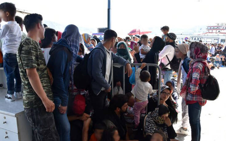 Ένταση κατά την αναχώρηση μεταναστών και προσφύγων από τη Μυτιλήνη