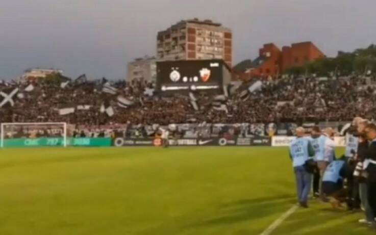 Ποδόσφαιρο με κόσμο, κατάμεστο γήπεδο στο Παρτιζάν &#8211; Ερυθρός Αστέρας