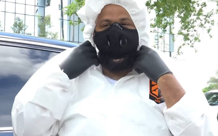 DJ Khaled: Φόρεσε την προστατευτική στολή του και πήγε για απονεύρωση