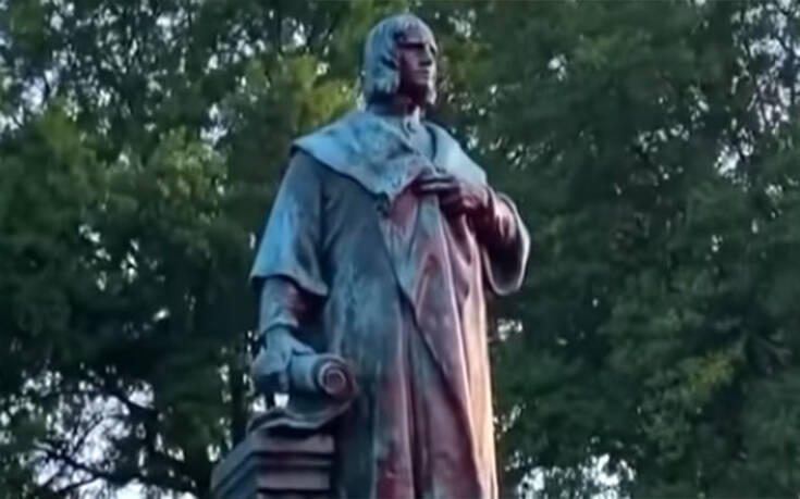 Αγάλματα του Χριστόφορου Κολόμβου μπήκαν στο στόχαστρο διαδηλωτών