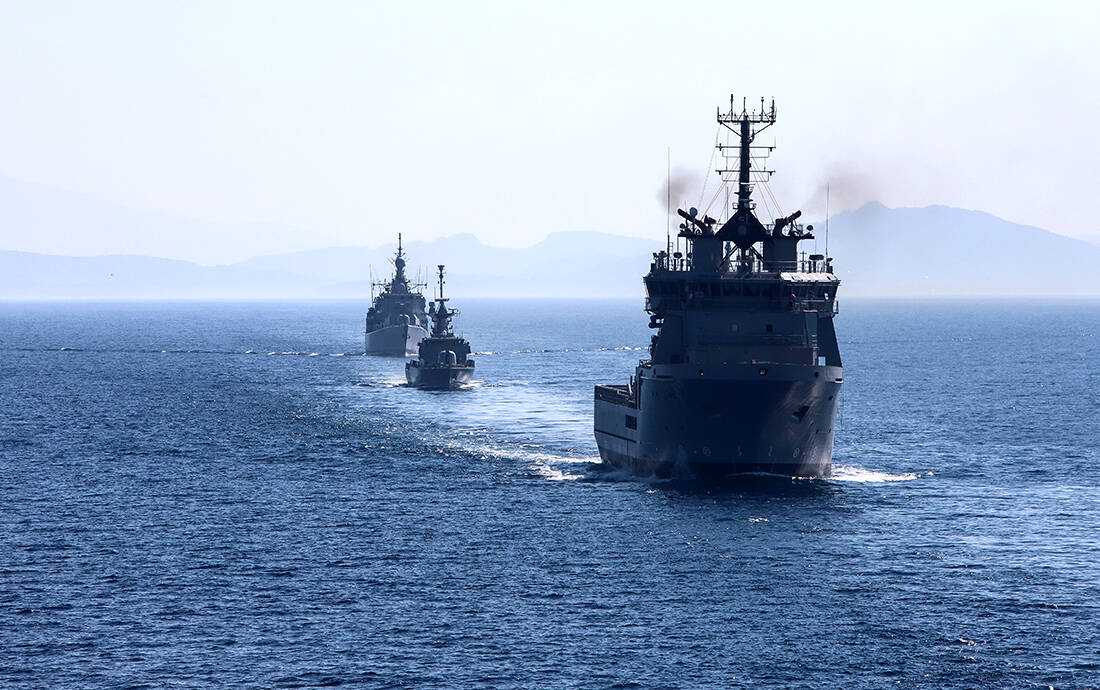 Σε επιφυλακή το Πολεμικό Ναυτικό: Αυξάνεται ο στόλος στο Αιγαίο μετά την τουρκική Navtex – Ανακαλούνται άδειες
