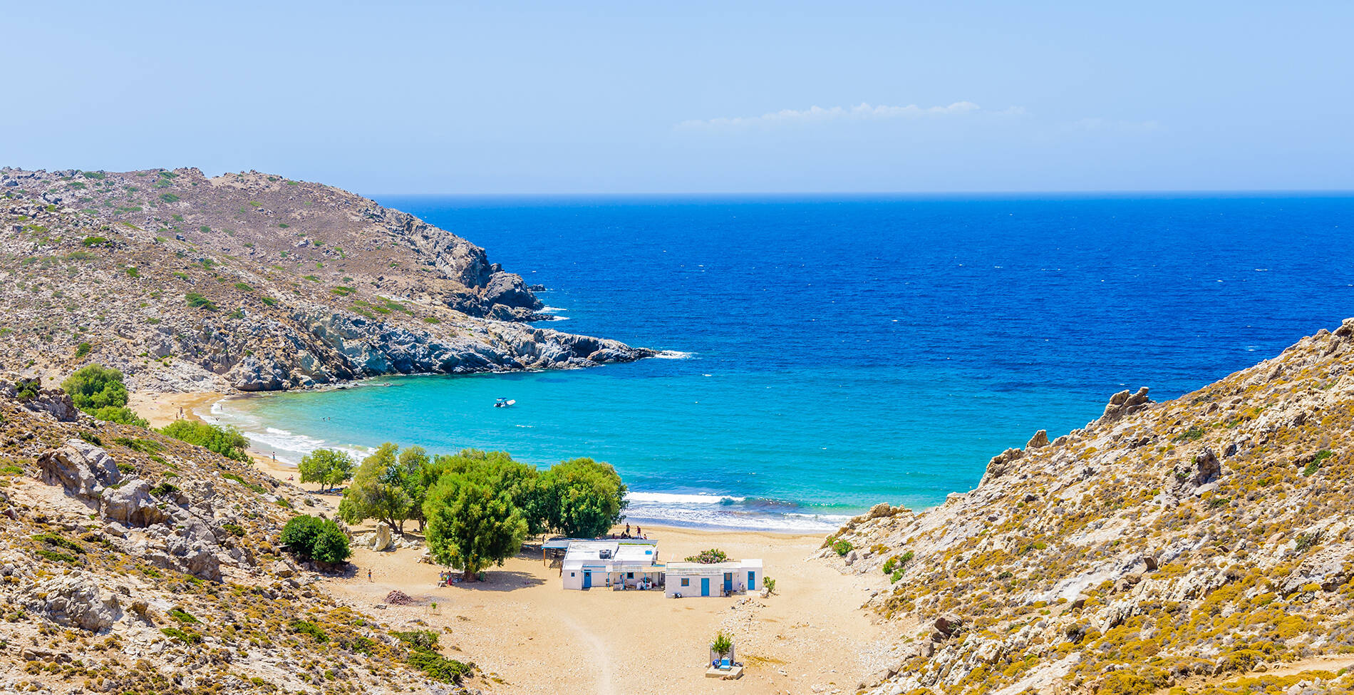 Ερημικά σημεία σε δημοφιλή ελληνικά νησιά για ξέγνοιαστες βουτιές μακριά από όλους