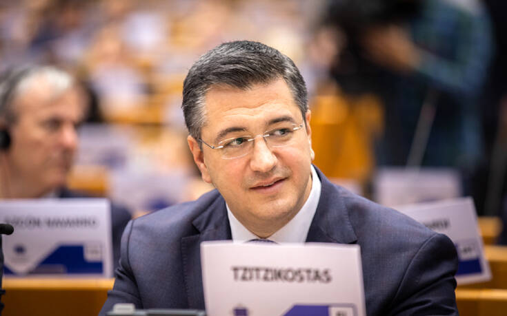 Ευχές από τον Απόστολο Τζιτζικώστα για τα 10 χρόνια του newsbeast.gr