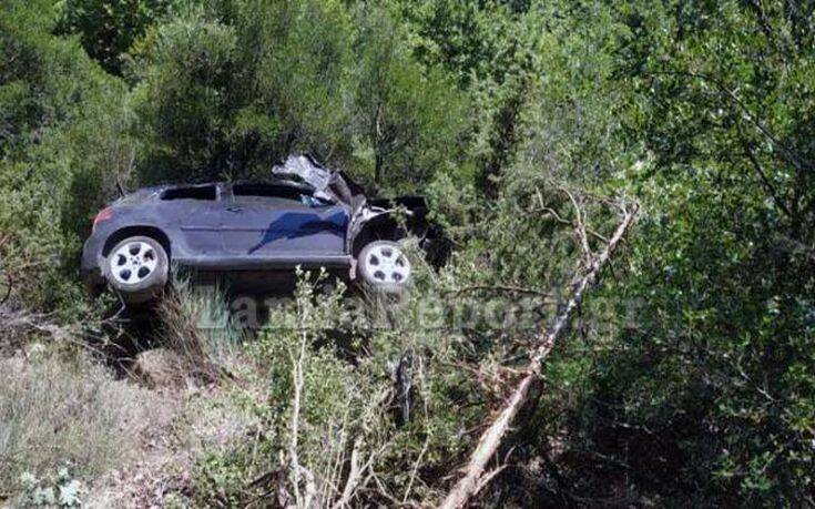 «Βουτιά» στον γκρεμό για αυτοκίνητο στη Φθιώτιδα