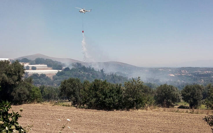 Φωτιά τώρα στο Λουτράκι