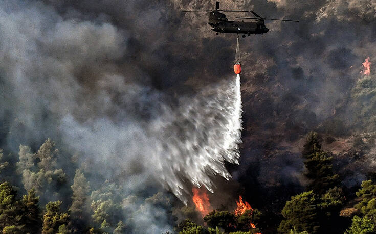 Πολύ υψηλός o κίνδυνος πυρκαγιάς και για αύριο σε πέντε περιφέρειες