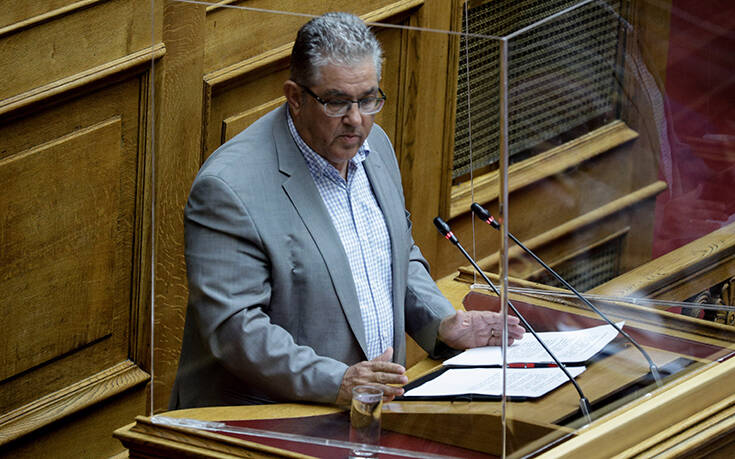Κουτσούμπας: Η κυβέρνηση σαρώνει τα δικαιώματα χιλιάδων εκπαιδευτικών