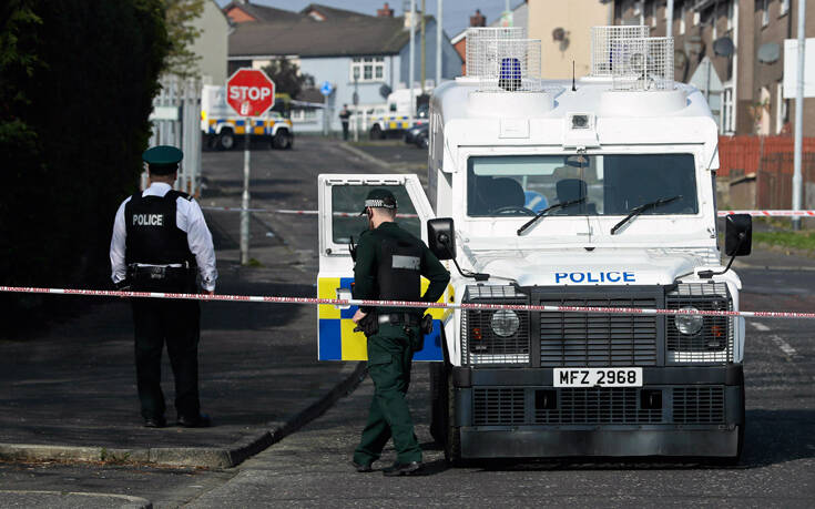 Συνελήφθη ένας ύποπτος για τη δολοφονία δημοσιογράφου στη Βόρεια Ιρλανδία