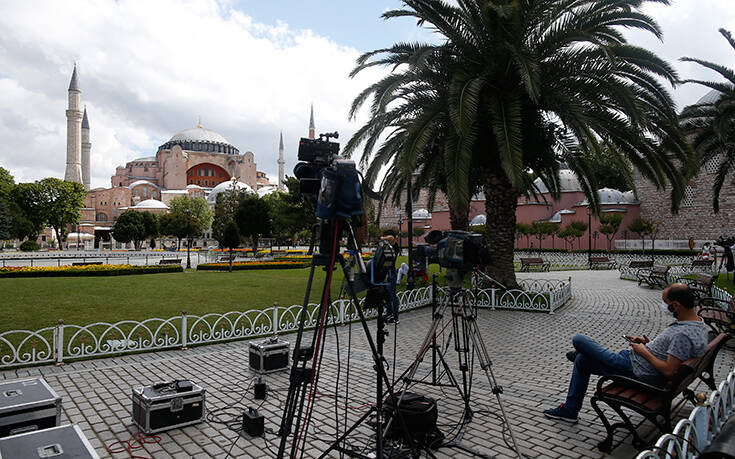 Ζοζέπ Μπορέλ: Λυπηρή η απόφαση της Τουρκίας για την Αγιά Σοφιά