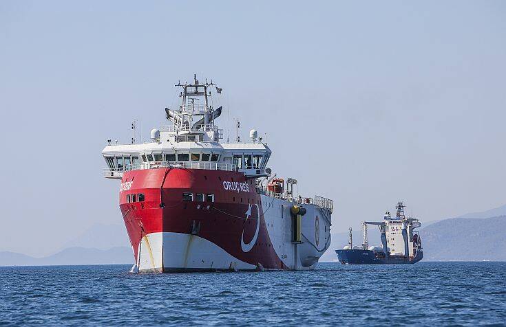 Το Oruc Reis πλέει πλέον προς τις τουρκικές ακτές και το λιμάνι της Αττάλειας