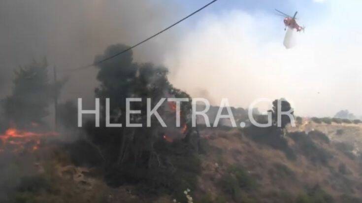 Απίστευτο βίντεο από τη φωτιά στις Κεχριές: Ελικόπτερο έβρεξε&#8230; κάμεραμαν