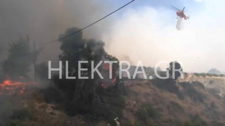 Απίστευτο βίντεο από τη φωτιά στις Κεχριές: Ελικόπτερο έβρεξε… κάμεραμαν