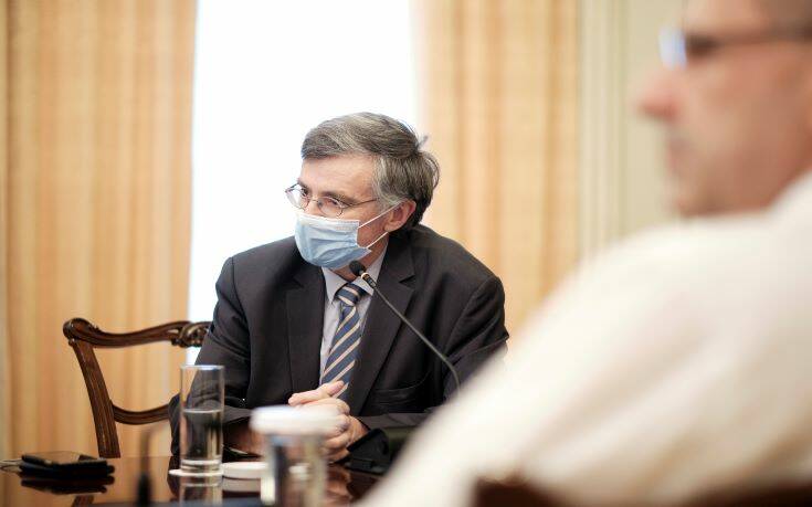 Τα σενάρια επιστροφής Τσιόδρα – Έλεγχοι παντού για τον κορονοϊό και το ερώτημα της μάσκας
