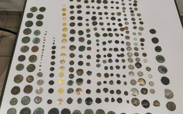 Χειροπέδες σε 57χρονο που είχε στην κατοχή του 299 αρχαία και ρωμαϊκά νομίσματα
