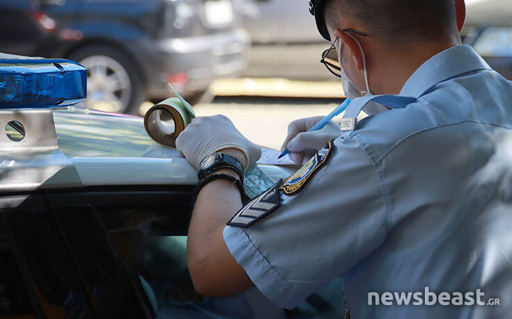 Συνεχίζονται οι έλεγχοι και τα μπλόκα για την τήρηση των μέτρων και τις μάσκες