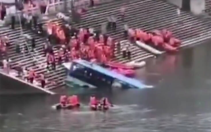 Τραγωδία με 21 νεκρούς μαθητές στην Κίνα &#8211; Πήγαιναν να δώσουν εξετάσεις και το λεωφορείο τους έπεσε σε λίμνη