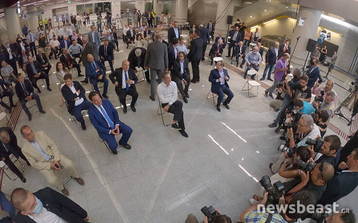 Μητσοτάκης, Καραμανλής και Κεφαλογιάννης έφτασαν Νίκαια με το μετρό – Σχέδιο ανάπλασης της Δυτικής Αττικής και του Πειραιά