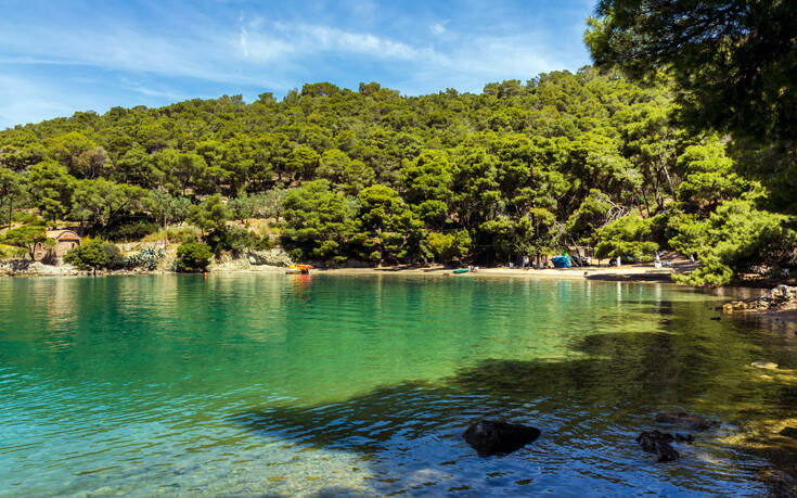 Το λιμανάκι της… αγάπης στον Πόρο