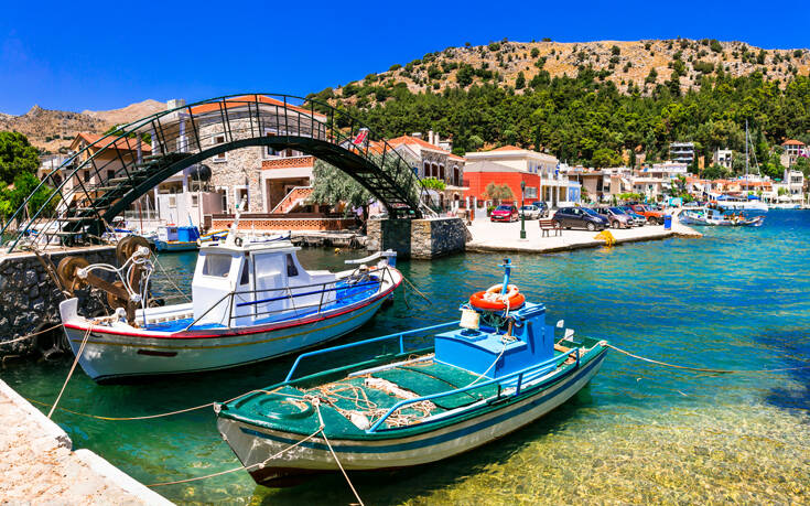 Το ναυτικό χωριό της Χίου με το άγριο και άγονο, συναρπαστικό τοπίο