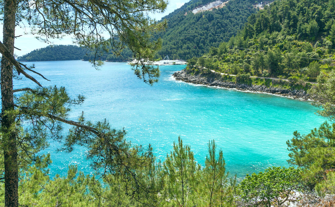 Η παραλία της Θάσου με τα εξωτικά χαρακτηριστικά