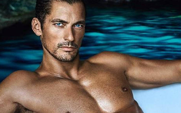 David Gandy: Ο πιο σέξι άνδρας στον κόσμο απολαμβάνει τις διακοπές του στη Σύρο