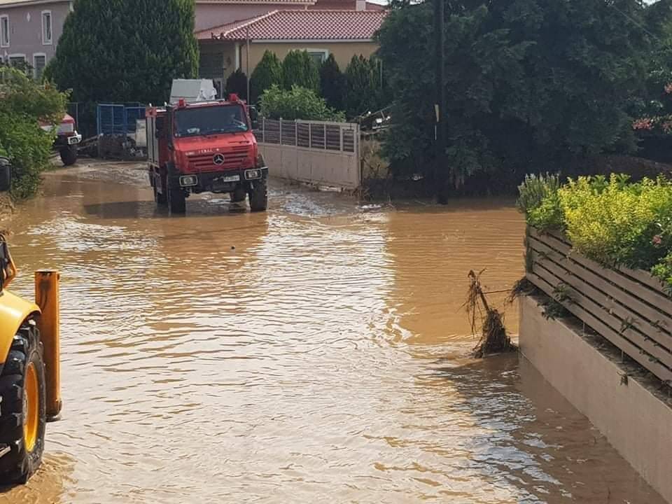 Σε «κόκκινο συναγερμό» η Εύβοια: Πληροφορίες και για τέταρτο νεκρό