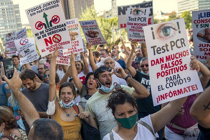 Ισπανία-κορονοϊός: Εκατοντάδες διαδηλωτές κατά της μάσκας στους δρόμους της Μαδρίτης
