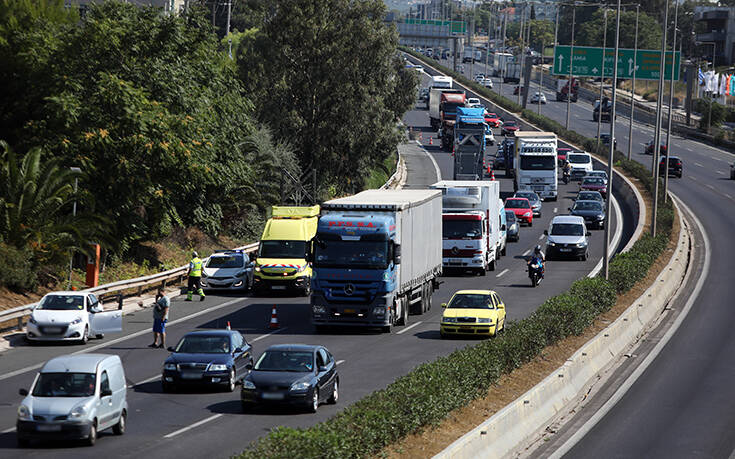 Καραμπόλα πέντε αυτοκινήτων στη Μαλακάσα