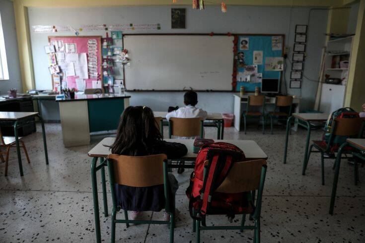 Κεραμέως: Το σχολικό έτος παρατείνεται εντός του Ιουνίου – Κανονικά οι πανελλαδικές