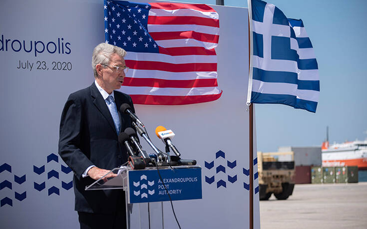 Τουλάχιστον ένα χρόνο ακόμη αναμένεται να παραμείνει στην Αθήνα ο Αμερικανός πρέσβης Τζέφρι Πάιατ