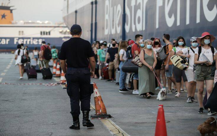 Νέα ανατροπή στα ταξίδια για νησιά: Στα χέρια του Λιμενικού οι έλεγχοι &#8211; Εισηγήσεις για rapid test και στην επιστροφή