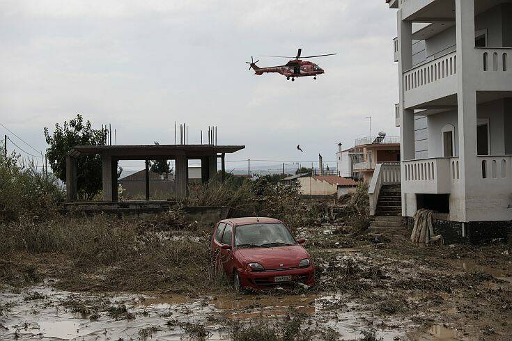 Πολιτική Προστασία: 97 άνθρωποι διασώθηκαν με οχήματα και ελικόπτερα στην Εύβοια