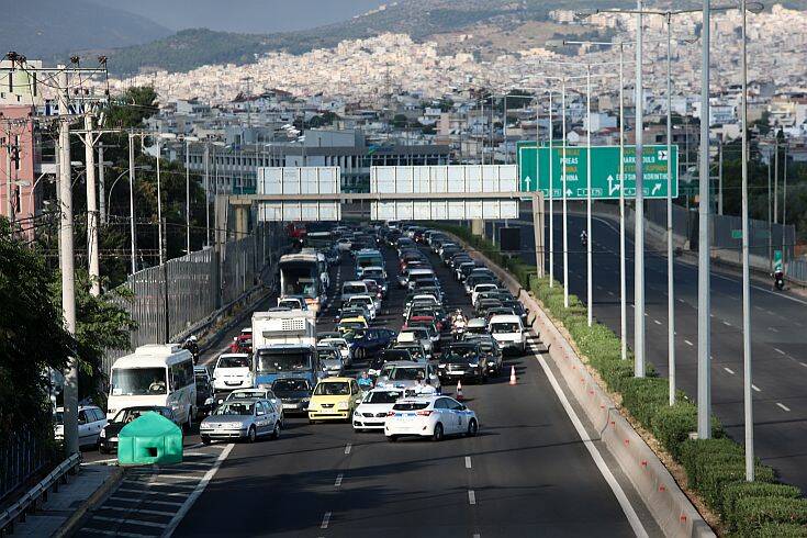 Μεταμόρφωση: Δόθηκε μερικώς η κυκλοφορία των αυτοκινήτων και στα δύο ρεύματα της εθνικής οδού Αθηνών- Λαμίας