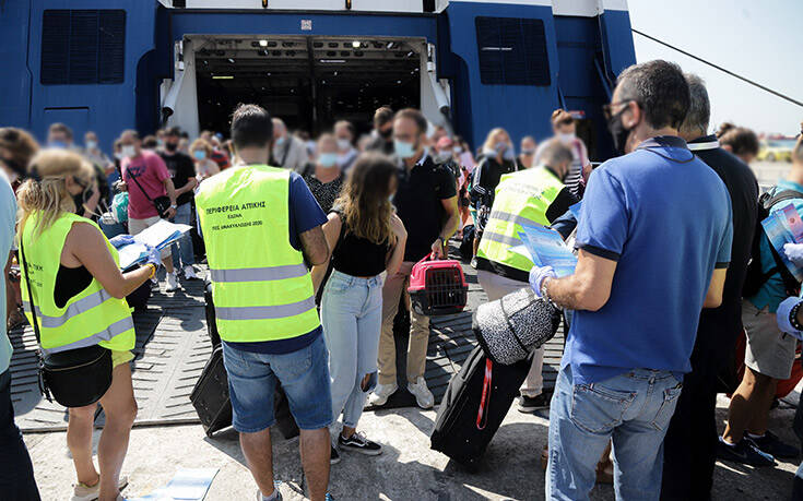 Περιφέρεια Αττικής: Μόνιμα γιατροί στο λιμάνι του Πειραιά για τεστ κορονοϊού