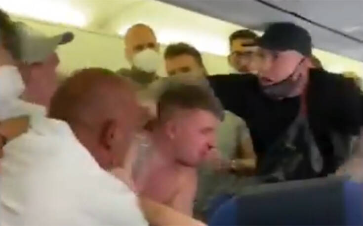 Αρνήθηκαν να βάλουν τη μάσκα τους στο αεροπλάνο και… έπεσε ξύλο