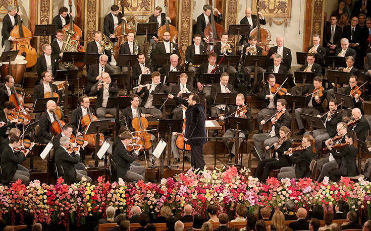 Χωρίς κοινό λόγω κορονοϊού η «Συναυλία θερινής νυκτός» της ξακουστής Φιλαρμονικής της Βιέννης
