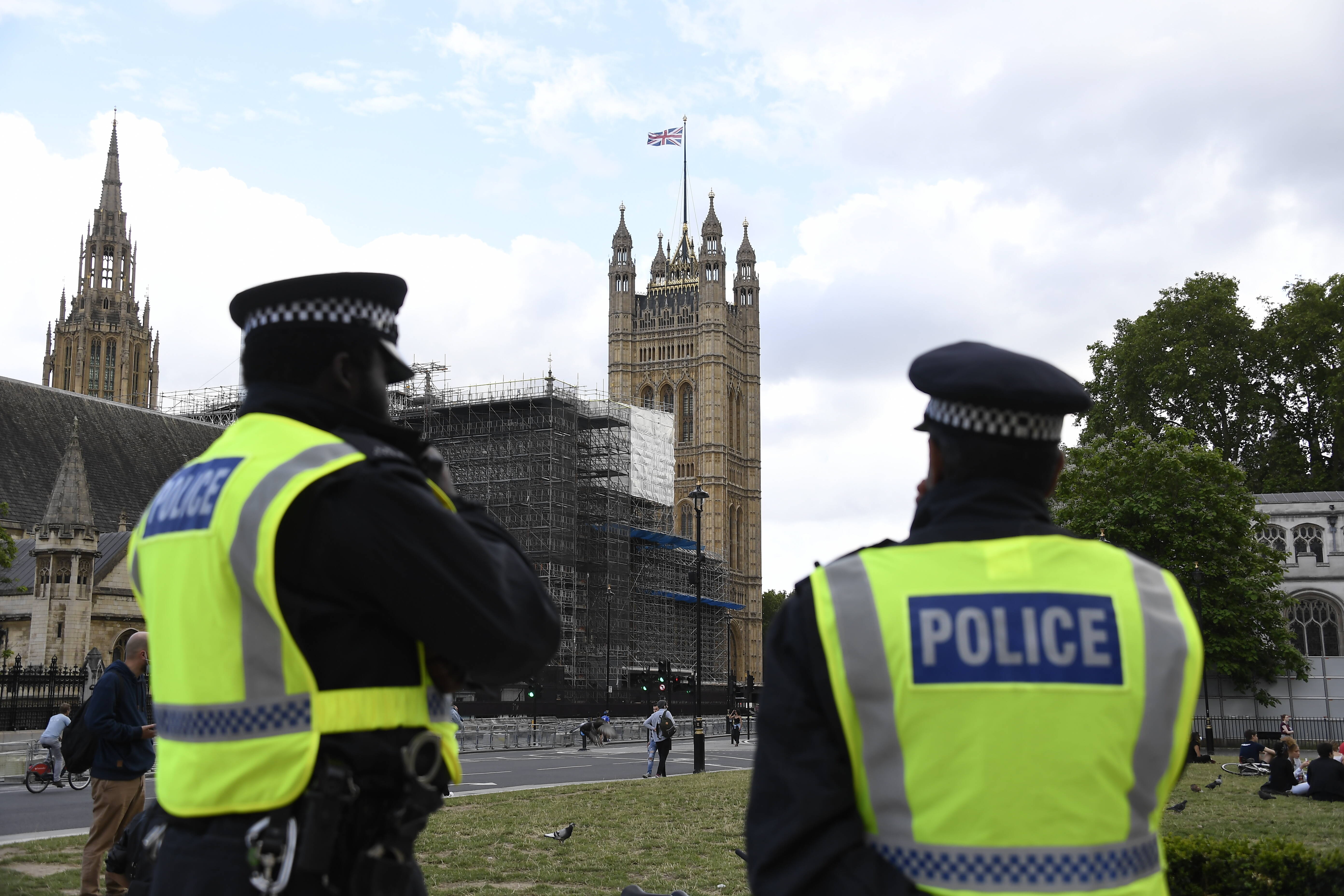 Μετά από 27 χρόνια η βρετανική αστυνομία σταματάει την έρευνα για τη ρατσιστική δολοφονία του 18χρονου Στίβεν Λόρεν