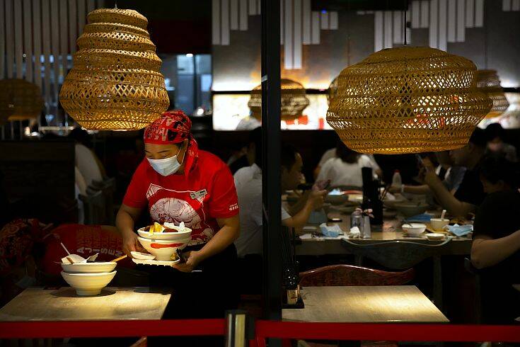 Κίνα: Εστιατόριο υποχρέωνε τους πελάτες του να… ζυγιστούν στην είσοδο