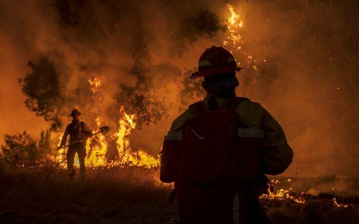 Κόλαση φωτιάς στην Καλιφόρνια: Πρωτοφανής καύσωνας και εικόνες απόλυτης καταστροφής