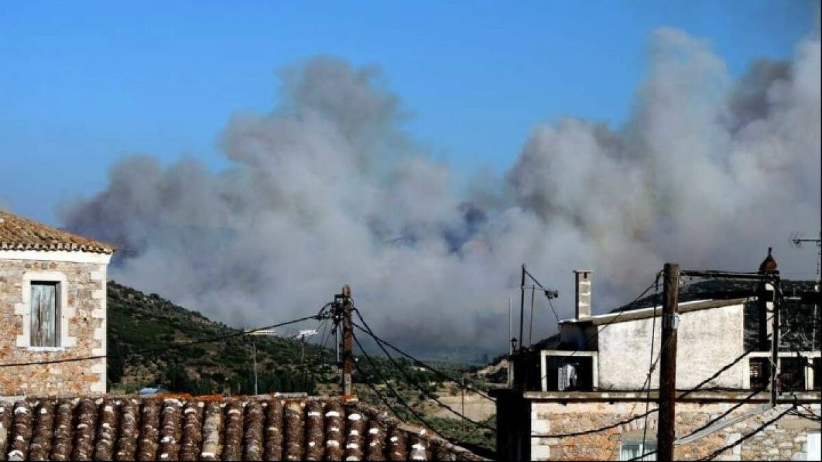 Φωτιά στη Μάνη: Καλύτερη η εικόνα σήμερα το πρωί – Δύο ενεργά μέτωπα