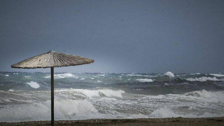 Κρήτη: Δραματικές διασώσεις 6 ατόμων σε παραλίες